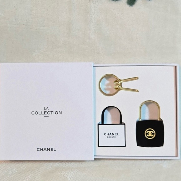 Authentic LA Collection Lock & Keys Set Of Two Black and White - Picture 2 of 4